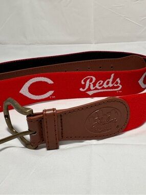 Cincinnati Reds Red Logo Belt w/Brown Leather Trim Skyline Chili Dad Promo MLB